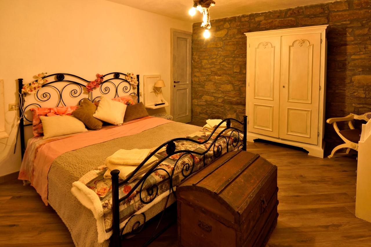 Il Borgo Del Castello Cremolino